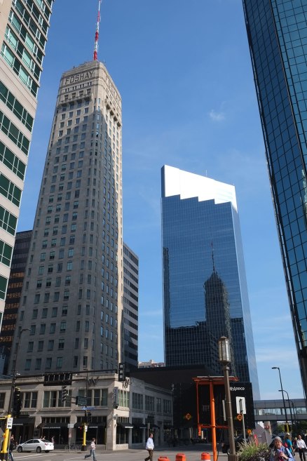 the Foshay Tower, one of the early skyscrapers I've seen that doesn't follow either the Chicago slab or the NY base-and-tower approach.