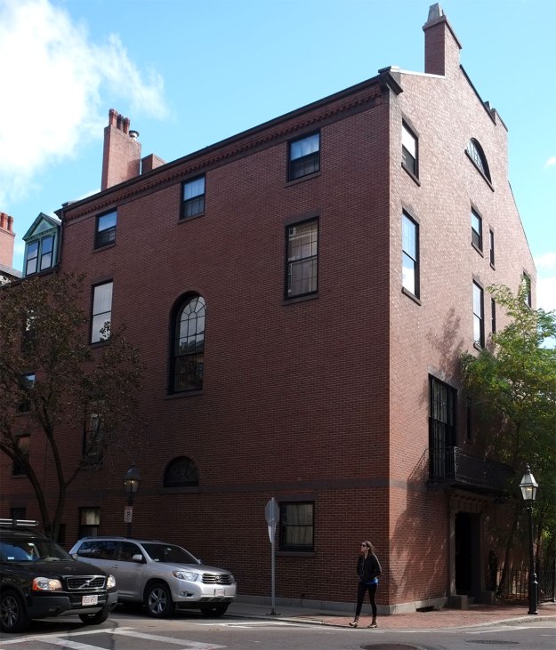 one of my favorite houses, at the corner of Mt. Vernon and Joy Streets