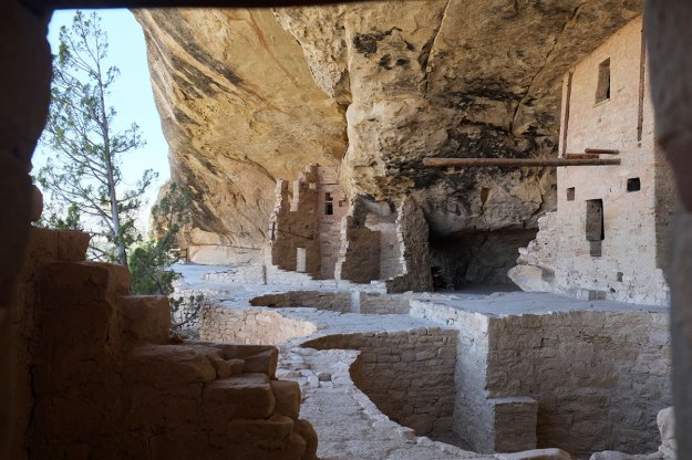 DSCF0399BalconyHouse026